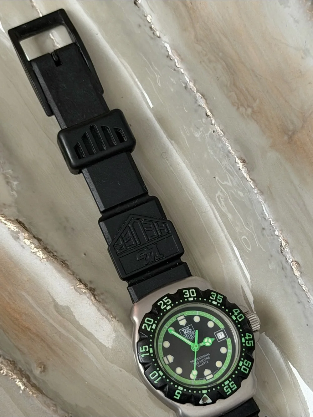 TAG Heuer Professional 200M Quartz Formula 1  375.508